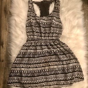 Forever 21 black and white dress